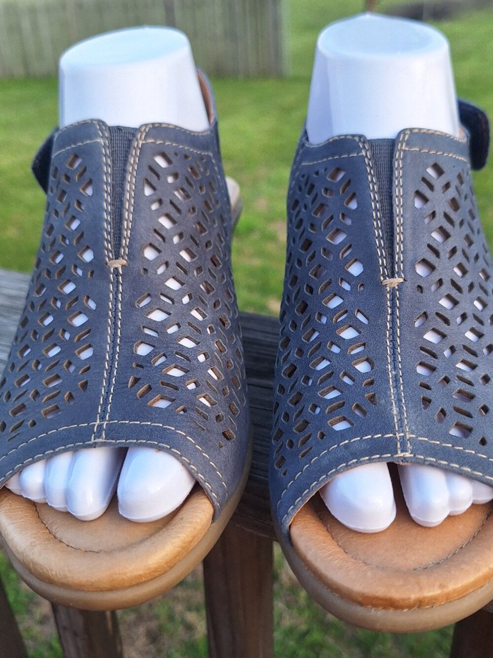 Earth Shoes Cascade Blue Suede Wedge Sandal Sz 8.5(B)